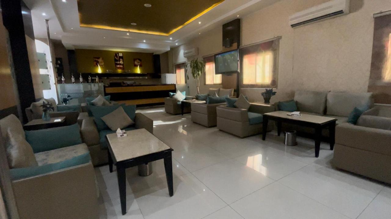 Tulip Al Rawdah Riade Exterior foto