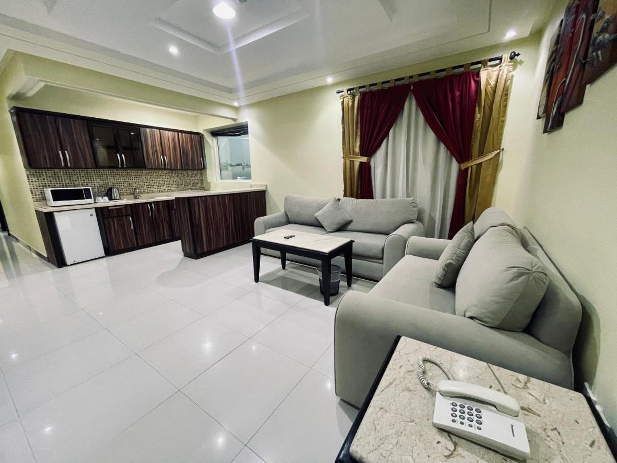 Tulip Al Rawdah Riade Exterior foto