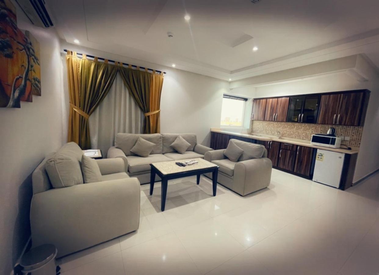 Tulip Al Rawdah Riade Exterior foto