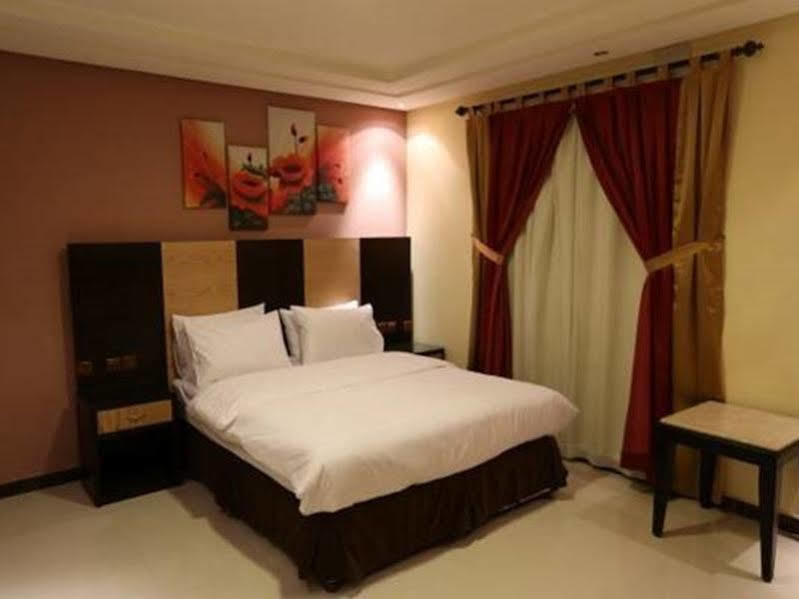 Tulip Al Rawdah Riade Exterior foto